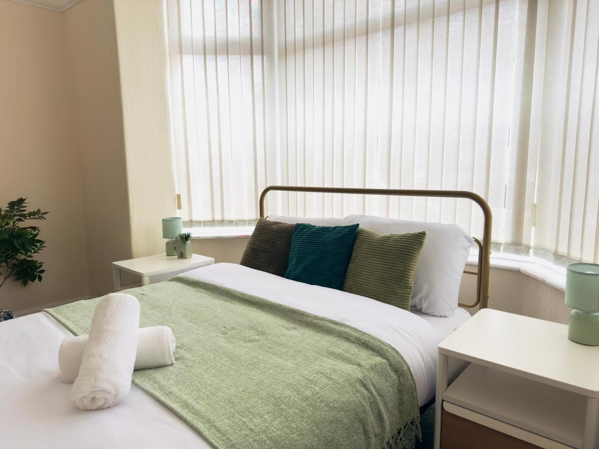 Double Bedroom Near City Center Manchester Bagian luar foto